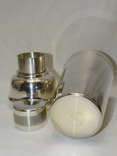-JOLI ANCIEN SHAKER ERCUIS METAL ARGENTE COLLECTION DECO BAR BISTROT VITRINE   D
