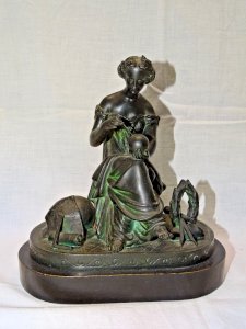 -JOLI ANCIEN SUJET REGULE PATINE NOIRE NAPOLEON III XIXe SOCLE BOIS NOIRCI    D