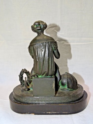 -JOLI ANCIEN SUJET REGULE PATINE NOIRE NAPOLEON III XIXe SOCLE BOIS NOIRCI    D