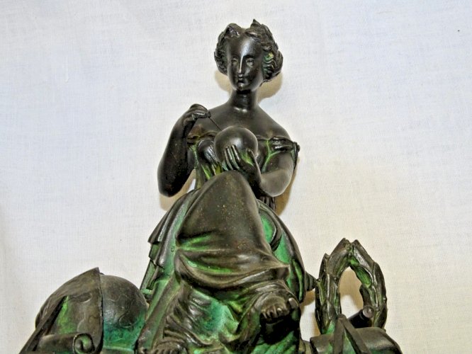 -JOLI ANCIEN SUJET REGULE PATINE NOIRE NAPOLEON III XIXe SOCLE BOIS NOIRCI    D