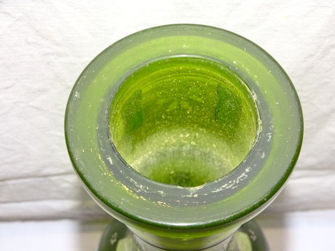 -  JOLI ANCIEN VASE BAS DE NARGUILE VERRE EMAILLE FLEURS BLANCHES VITRINE    D