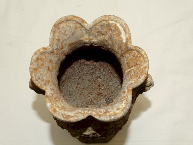 -JOLI ANCIEN VASE EN FONTE ART NOUVEAU ETAT SORTI de GRENIER PUR JUS    D