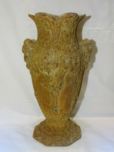 -JOLI ANCIEN VASE EN FONTE ART NOUVEAU ETAT SORTI de GRENIER PUR JUS    D