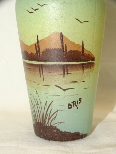 -JOLI ANCIEN VASE EN VERRE PEINT Signé ORIS PAYSAGE LACUSTRE COLLECTION     D