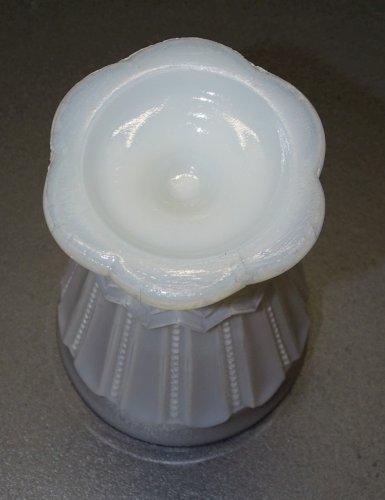-JOLI ANCIEN VERRE CALICE OPALINE BLANCHE COLLECTION DECO VITRINE      D