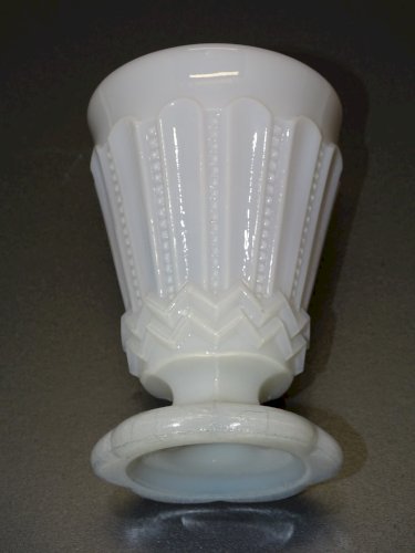 -JOLI ANCIEN VERRE CALICE OPALINE BLANCHE COLLECTION DECO VITRINE      D