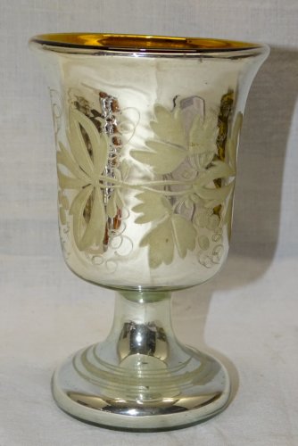 -JOLI ANCIEN VERRE CALICE VERRE EGLOMISE décor de FEUILLES COLLECTION VITRINE  D