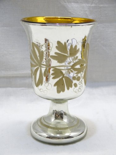-JOLI ANCIEN VERRE CALICE VERRE EGLOMISE décor de FEUILLES COLLECTION VITRINE  D
