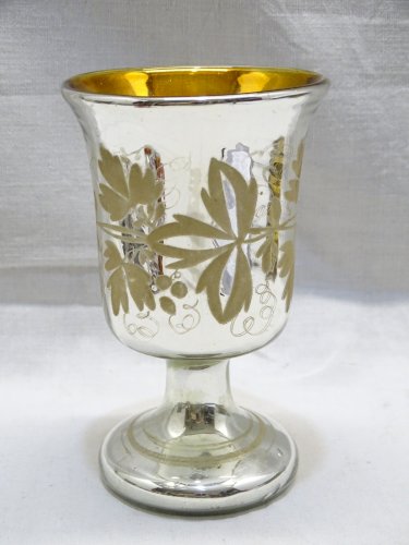 -JOLI ANCIEN VERRE CALICE VERRE EGLOMISE décor de FEUILLES COLLECTION VITRINE  D