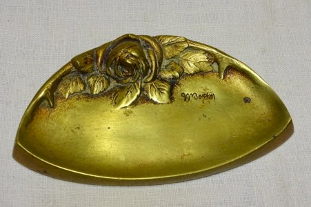 -JOLI ANCIEN VIDE POCHE RAMASSE MONNAIE BRONZE ART DECO signé M.BERTIN BUREAU  D
