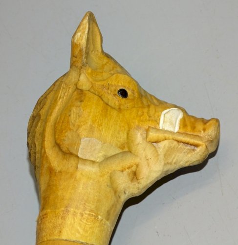 -JOLI BATON DE MARCHE AVEC POMMEAU TETE SANGLIER  COLLECTION DECO NO CANNE   D