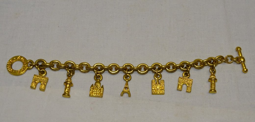 -JOLI BRACELET AGATHA PARIS BRELOQUES MONUMENTS de PARIS METAL Doré BIJOU    D