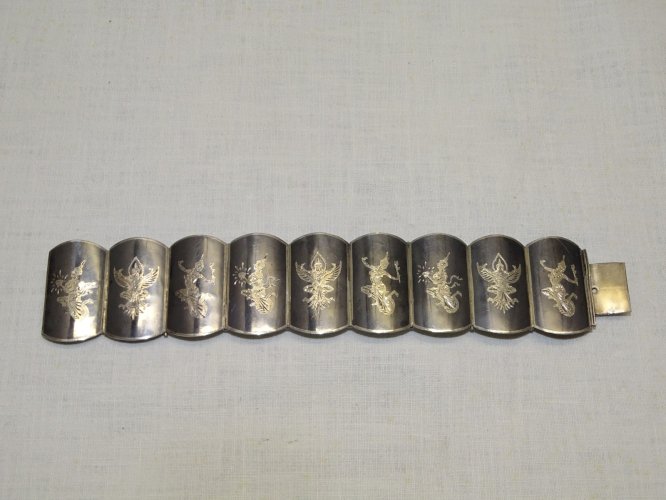 -JOLI BRACELET ARGENT  ARTICULE SIAM SILVER décor DANSEUSES BIJOU VINTAGE   D
