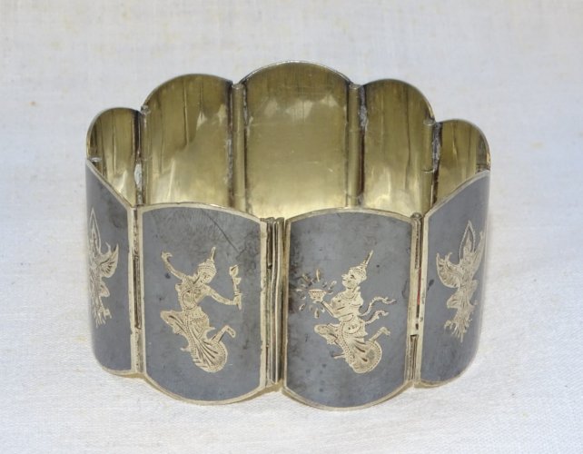 -JOLI BRACELET ARGENT  ARTICULE SIAM SILVER décor DANSEUSES BIJOU VINTAGE   D