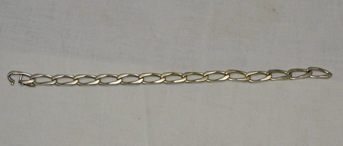 -JOLI BRACELET MAILLES GOURMETTE EN ARGENT Poinçon tête Sanglier + Orfèvre     D