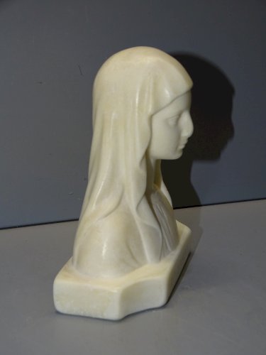 -JOLI BUSTE NOTRE DAME de LOURDES signé  Ch MAILLARD en ALBATRE COLLECTION   D