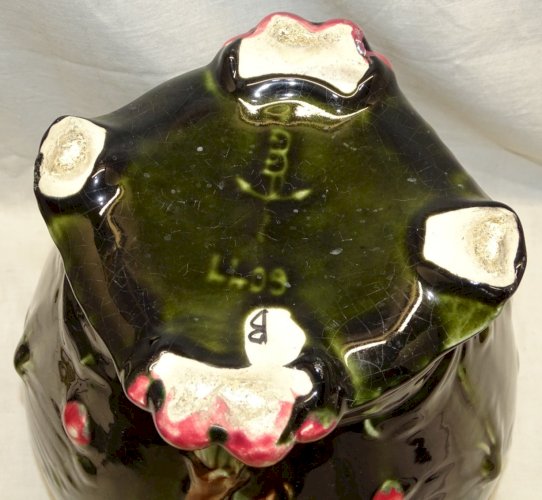 -JOLI CACHE POT BARBOTINE FIVES LILLE DE BRUYN A DECOR DE CERISES COLLECTION   D