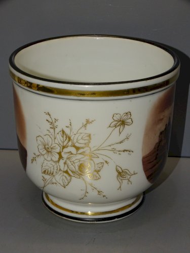 -JOLI CACHE POT PORCELAINE NAPOLEON III CHATEAU MANSFELDER SCHLOSS       D
