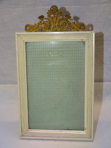 -JOLI CADRE A POSER POUR PHOTO TOUR PLATRE avec NOEUD BRONZE ART NOUVEAU   D