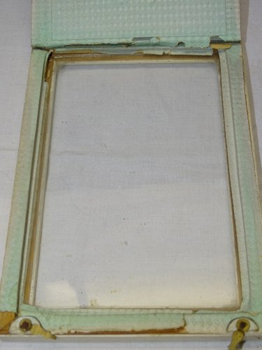 -JOLI CADRE A POSER POUR PHOTO TOUR PLATRE avec NOEUD BRONZE ART NOUVEAU   D