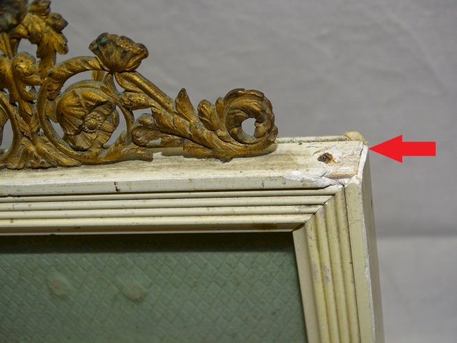 -JOLI CADRE A POSER POUR PHOTO TOUR PLATRE avec NOEUD BRONZE ART NOUVEAU   D
