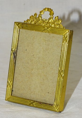 - JOLI CADRE MINIATURE avec NOEUD LAITON STYLE EMPIRE tour METAL Doré VITRINE  D