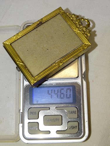 - JOLI CADRE MINIATURE avec NOEUD LAITON STYLE EMPIRE tour METAL Doré VITRINE  D