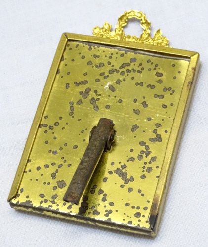 - JOLI CADRE MINIATURE avec NOEUD LAITON STYLE EMPIRE tour METAL Doré VITRINE  D