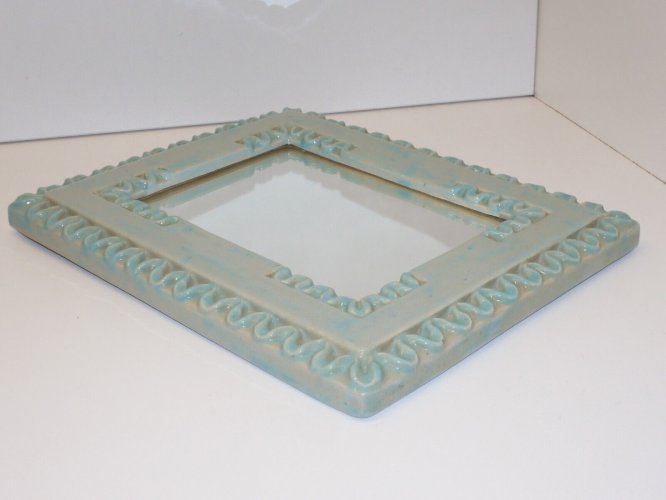  *JOLI CADRE MIROIR CERAMIQUE BLEUE à poser avec décor tortillons VINTAGE XXe D