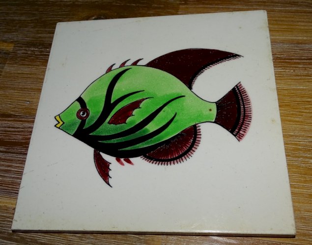-JOLI CARREAU CERAMIQUE GIEN décor POISSON VERT COLLECTION DECO TABLE  D