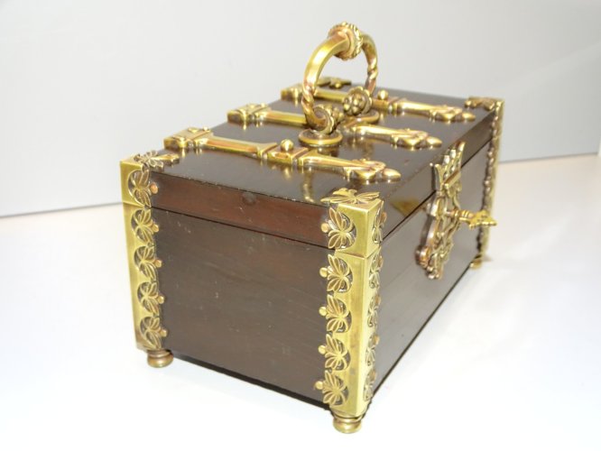 -JOLI COFFRET A BIJOUX BOIS LAITON BRONZE XIXe Façon COFFRET de MESSAGER     D