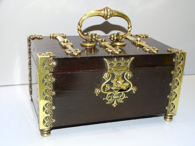 -JOLI COFFRET A BIJOUX BOIS LAITON BRONZE XIXe Façon COFFRET de MESSAGER     D