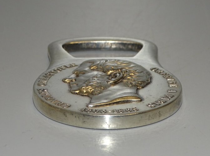 -JOLI DECAPSULEUR METAL ARGENTE CHRISTOFLE E-PLAZ ORFEVRE SARRE-UNION   D