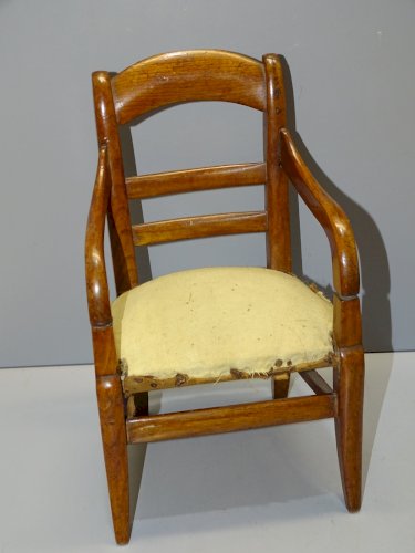 -JOLI FAUTEUIL LOUIS PHILIPPE MINIATURE ou de POUPEE A RESTAURER COLLECTION