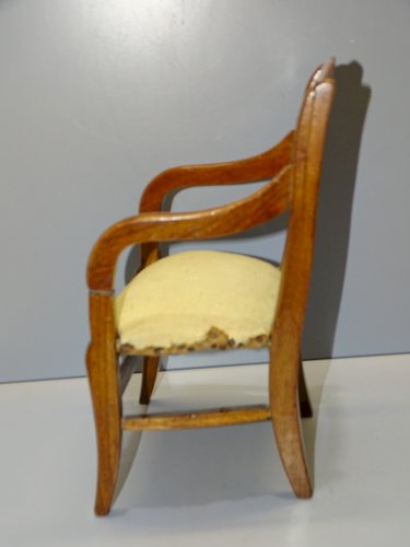 -JOLI FAUTEUIL LOUIS PHILIPPE MINIATURE ou de POUPEE A RESTAURER COLLECTION