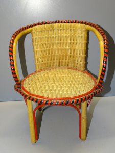 -JOLI FAUTEUIL OSIER MINIATURE ou de POUPEE  Déco COLLECTION  JOUET VINTAGE   D
