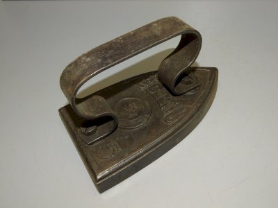 -JOLI FER PLAQUE LE CELTIC N°5 BHV COLLECTION DECO VITRINE    D