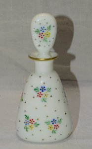 -JOLI FLACON OPALINE DECOR FLEURS EMAILLEES et POINTS dorés COLLECTION VITRINE D