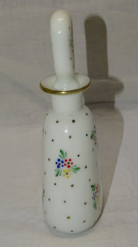 -JOLI FLACON OPALINE DECOR FLEURS EMAILLEES et POINTS dorés COLLECTION VITRINE D