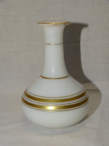 -JOLI FLACON VASE OPALINE DE CRISTAL NAPOLEON III XIXe NIII COLLECTION DECO  D