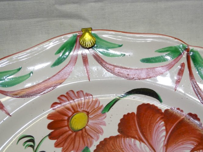 -JOLI GRAND PLAT CERAMIQUE FAÏENCE DES ISLETTES  A DECOR DE BOUQUET DE FLEURS  D