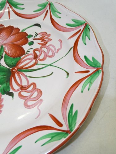 -JOLI GRAND PLAT CERAMIQUE FAÏENCE DES ISLETTES  A DECOR DE BOUQUET DE FLEURS  D