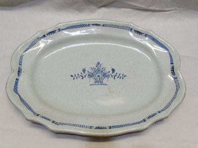 NICE LARGE BLACK BUTT PLATE XVIII/XIX FORGES LES EAUX ROUEN DECORATION COLLECTION D