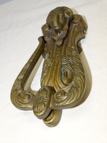 -JOLI HEURTOIR de PORTE D'ENTREE MARTEAU DE PORTE TETE DE BELIER FONTE DE FER  D