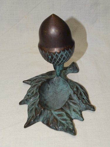 -JOLI HEURTOIR MARTEAU DE PORTE GLAND EN LAITON PATINE VERTE COLLECTION    D