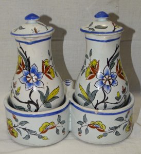 - BEAUTIFUL ANTIQUE OIL/VINEGAR CRUET FLOWERED UNSIGNED CERAMIC DECOR COLLECTION D