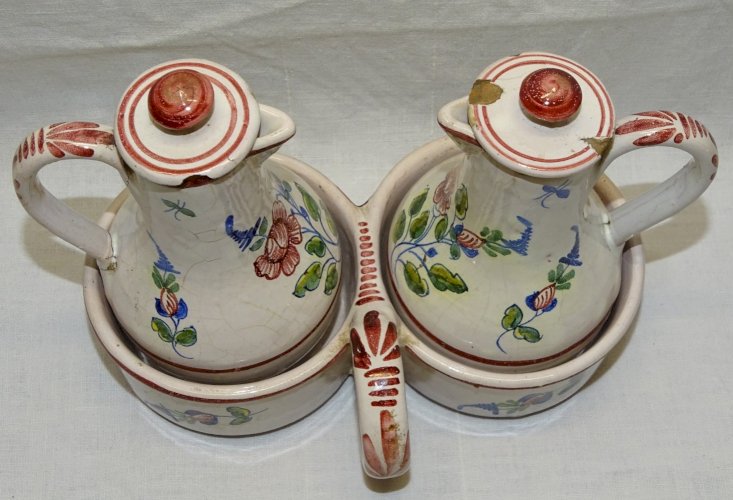-JOLI HUILIER/VINAIGRIER ANCIEN CERAMIQUE FLEURIE NON SIGNE COLLECTION déco    D