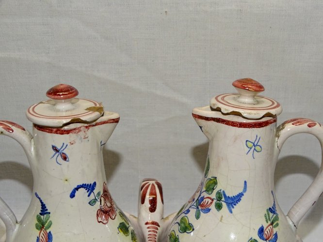 -JOLI HUILIER/VINAIGRIER ANCIEN CERAMIQUE FLEURIE NON SIGNE COLLECTION déco    D