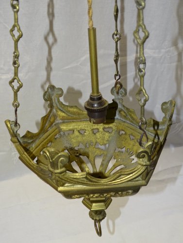 -JOLI LUSTRE de CHAPELLE SUSPENSION GOTHIQUE XIXe BRONZE PETITE EGLISE JESUS  D