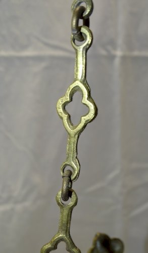 -JOLI LUSTRE de CHAPELLE SUSPENSION GOTHIQUE XIXe BRONZE PETITE EGLISE JESUS  D